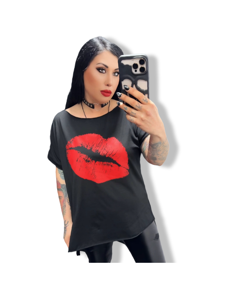 CAMISETA RED LIP OVERSIZR|LA Oveja Negra Shop.