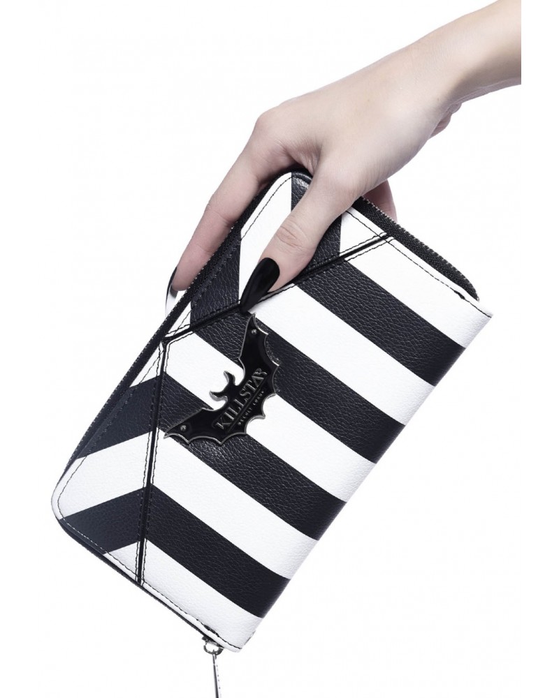 CARTERA NEVER TRUST THE LIVING.