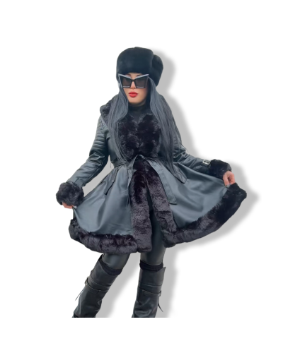 ABRIGO AUDREY VUELO|LA OVEJA NEGRA SHOP.