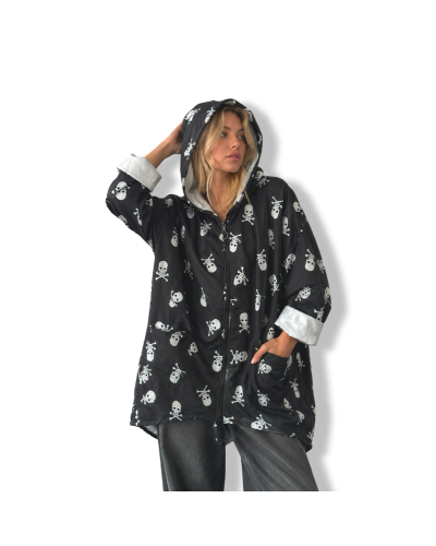 CORTAVIENTOS OVERSIZE POISON ME|LA OVEJA NEGRA SHOP.
